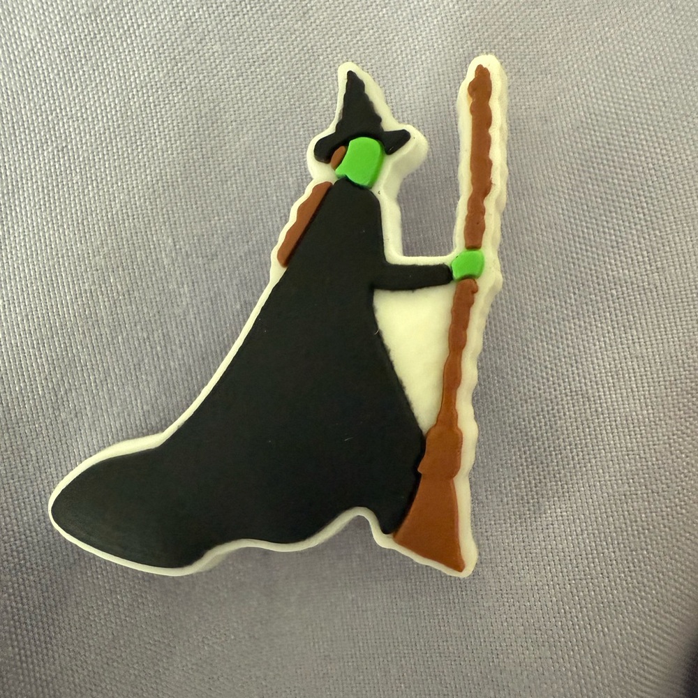 Wicked- Witch Elphaba Croc Pin with Broom